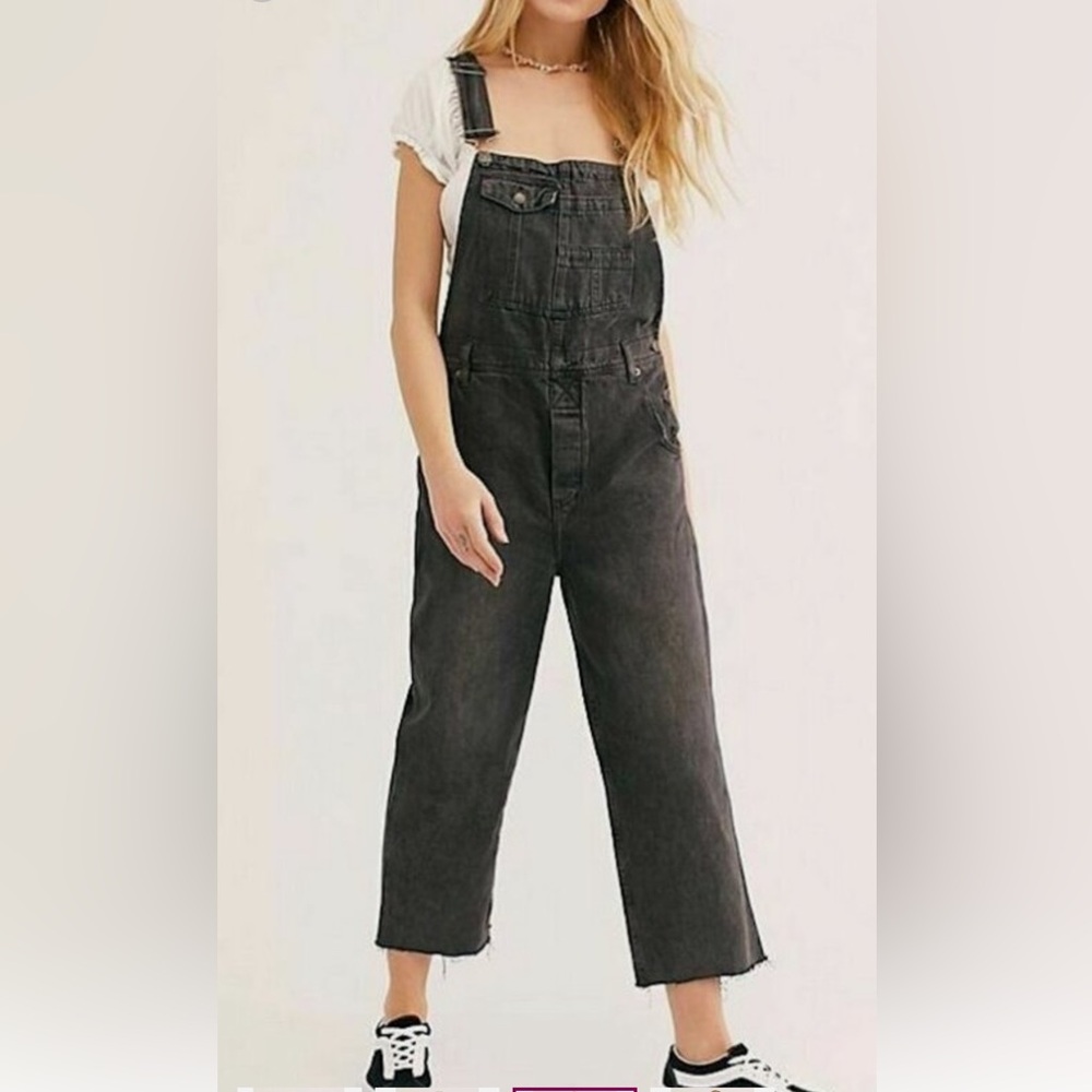 We The Free Women's Boyfriend Denim Overalls Black Size 28 Relaxed Fit